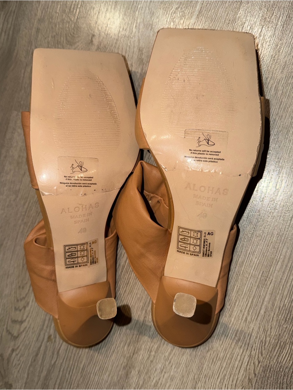 ALOHAS Caramel Padded Square-Toe Slide Heels - Picture 4 of 4